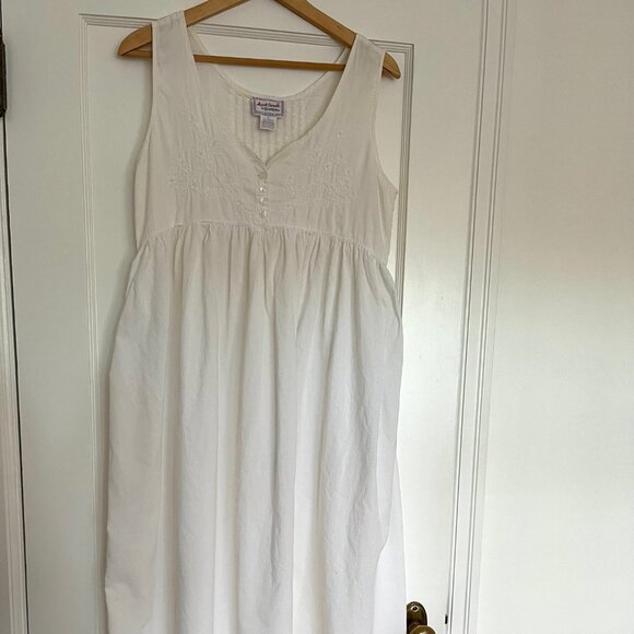 Vintage April Cornell Embroidered White Cotton Nightgown | Size Small - Picture 2 of 9